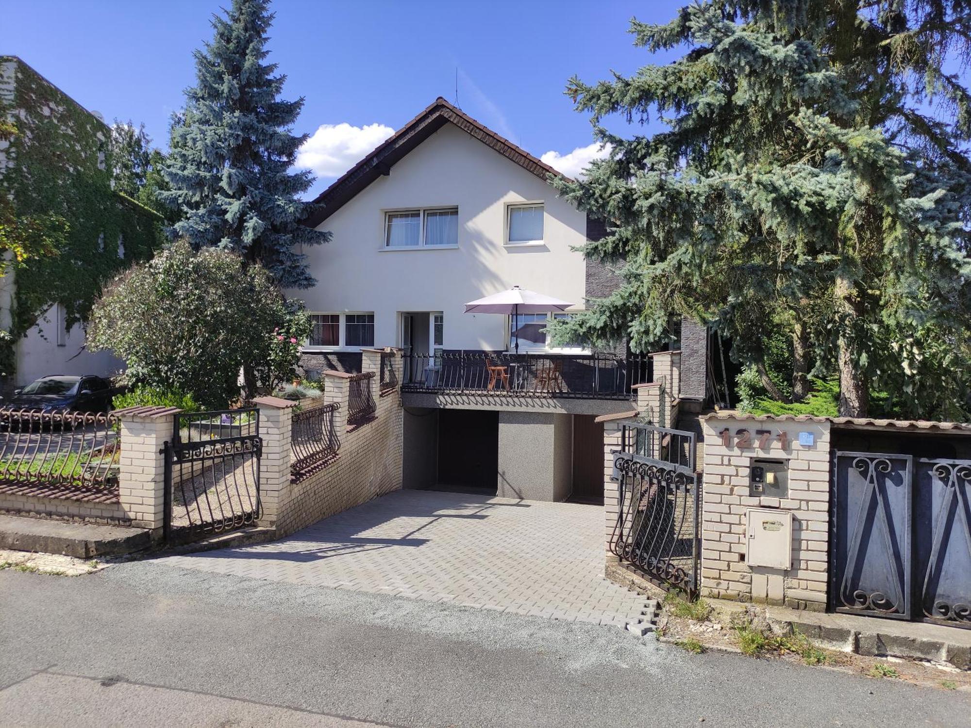Cozy Gardens Apartments In Prague Ngoại thất bức ảnh